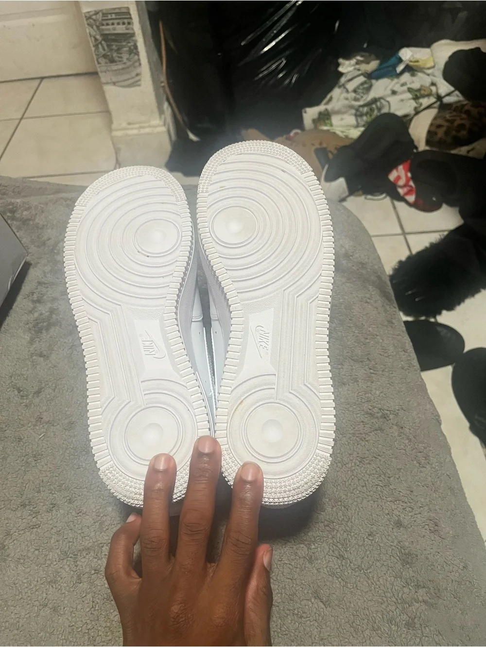 Nike White Low-Top Lace-Up Sneaker